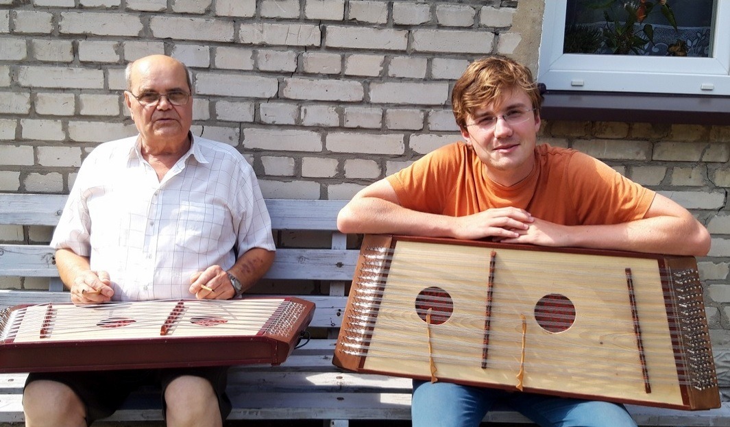 Cymbaliści Stanisław Szajna i Adam Mart Cymbaliści Stanisław Szajna i Adam Mart
